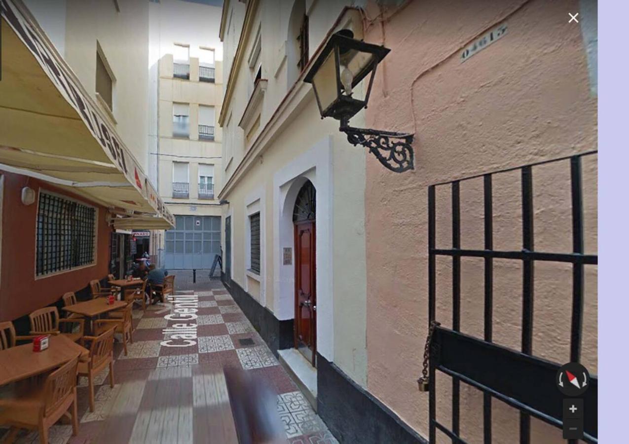 Apartamento En Pleno Centro De Cadiz Con Parking Economico Eksteriør billede