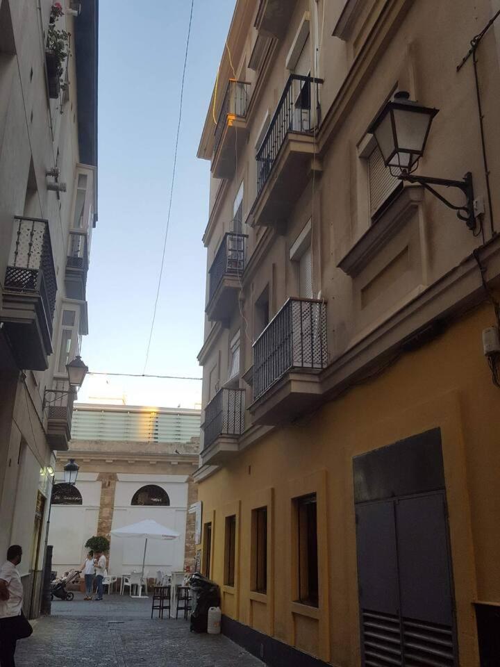 Apartamento En Pleno Centro De Cadiz Con Parking Economico Eksteriør billede